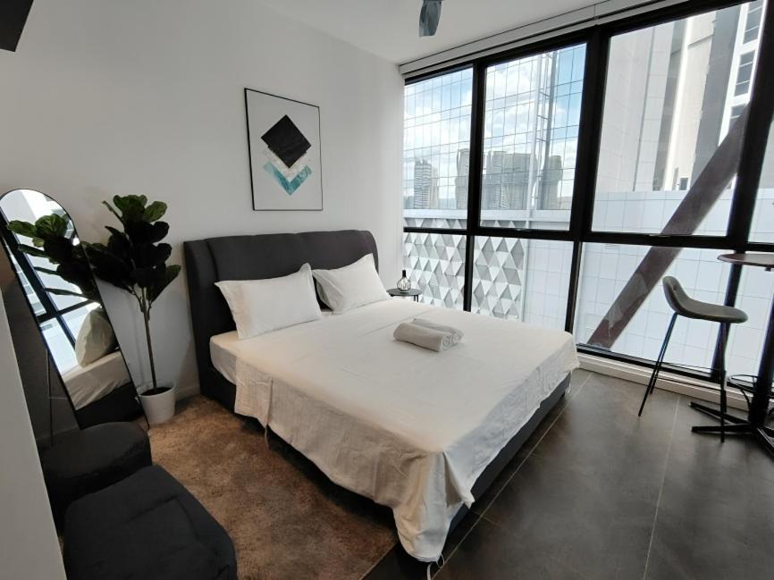 Scarletz Suites Klcc By Deko Kuala Lumpur Esterno foto